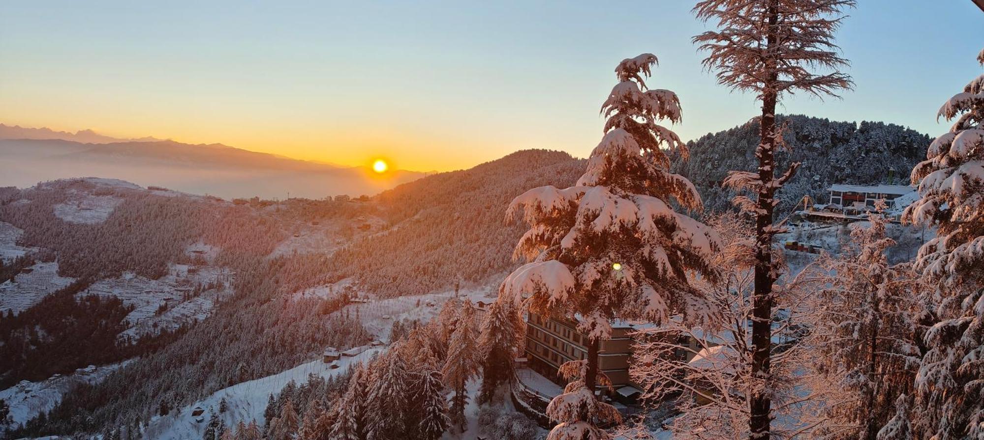 Готель Treebo Shimla Ayurvedic Retreat Куфрі Екстер'єр фото